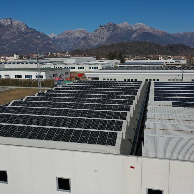 이탈리아 그리드 태양광 프로젝트의 Bluesun 120KW

