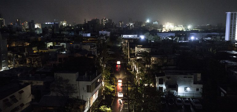 배터리와 태양 전지는 푸에르토 리코의 재구성 된 그리드에서 자리를 차지할 것인가?