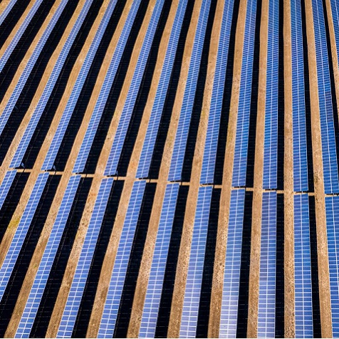 Vesper Energy는 745MW 규모의 텍사스 태양광 프로젝트를 위해 5억 9천만 달러를 마감했습니다.
        