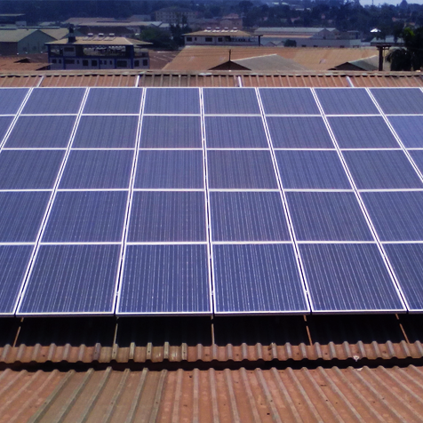 오스카 산업 NAKAWA 캄팔라, 우간다에서 첫 번째 그리드 묶어 옥상에 태양광 발전 설치