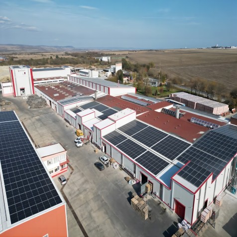 
     불가리아 부르가스에 있는 그리드 태양광 시스템의 블루선 500kw
    
